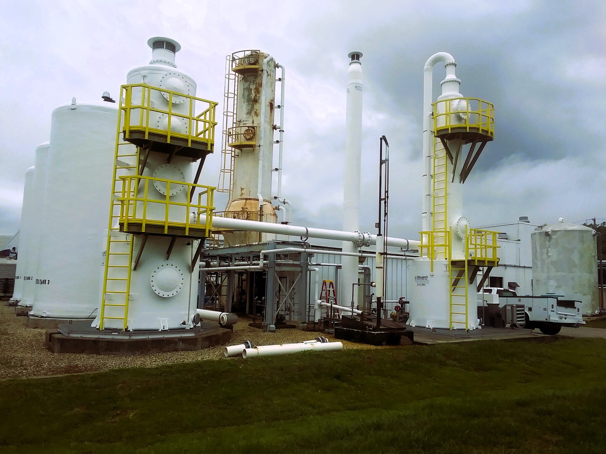 Odor control scrubber tower 